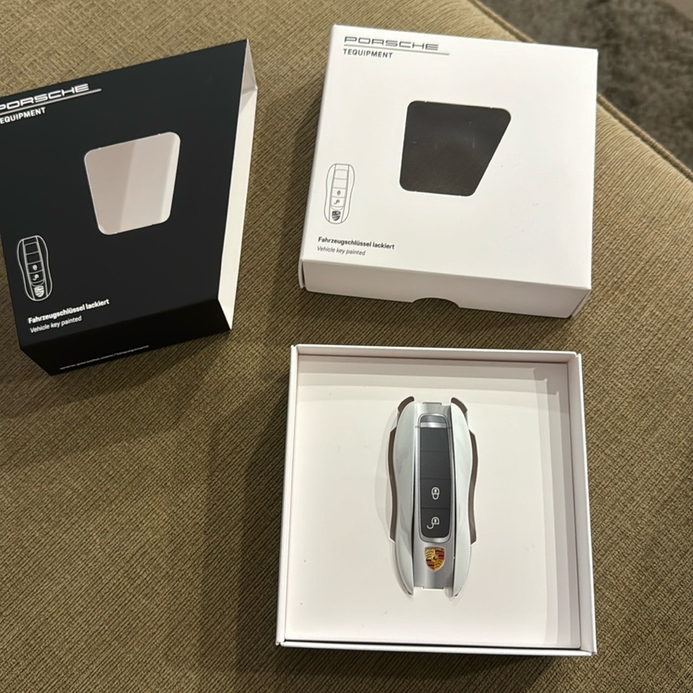 Porsche key caps in chalk